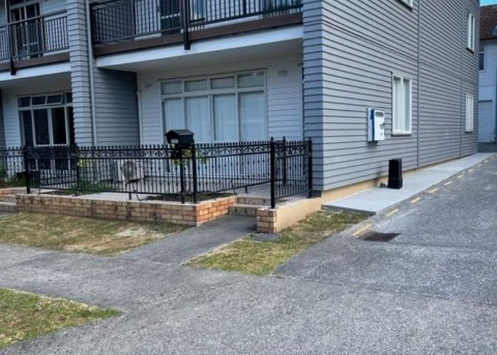 at 8/44 Carlos Drive, Flat Bush, Auckland