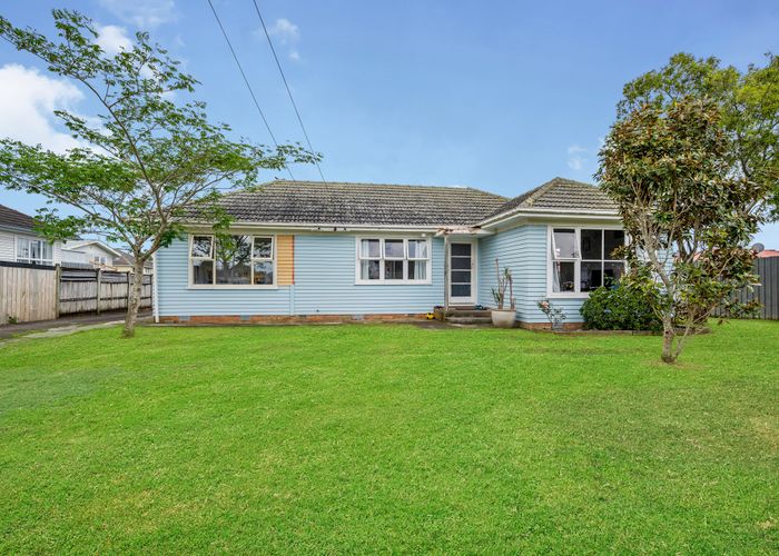  at 7 Linda Place, Otara, Auckland