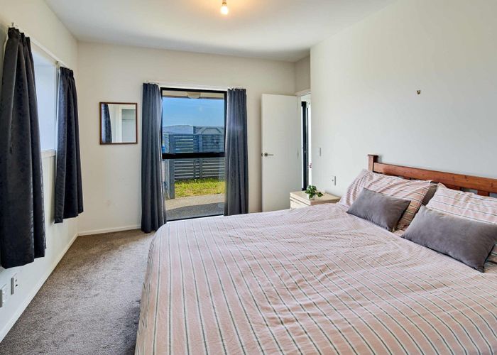  at 32 Tea Tree Lane, Woodridge, Wellington, Wellington