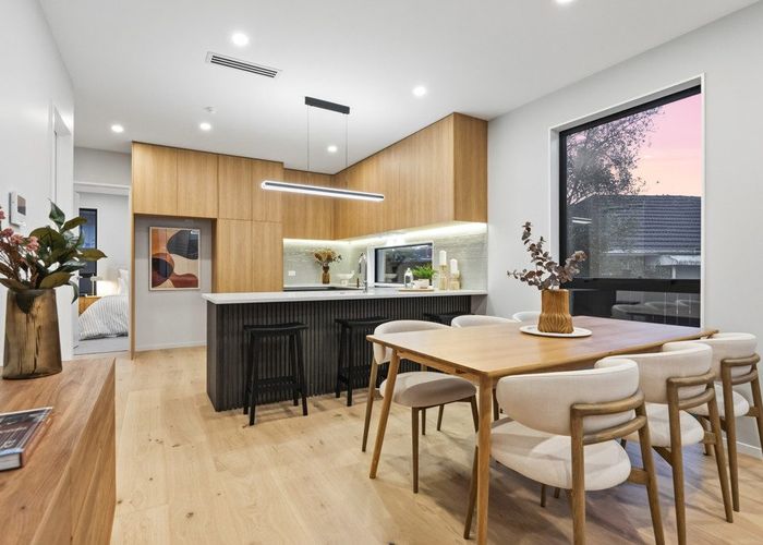  at 8C Catalina Crescent, Forrest Hill, North Shore City, Auckland