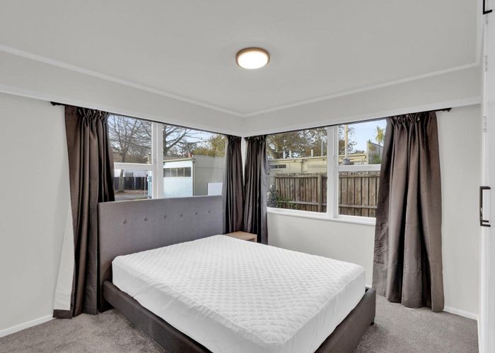  at 2/18 Wellington Street, Hamilton East, Hamilton, Waikato