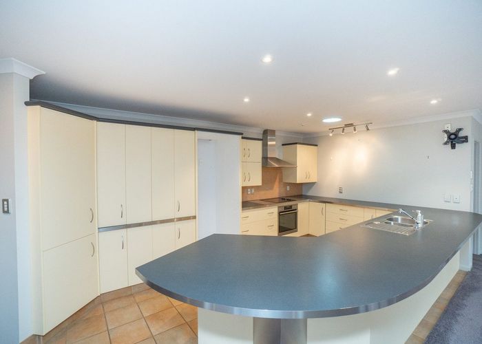  at 64 Royal Oak Drive, Kelvin Grove, Palmerston North
