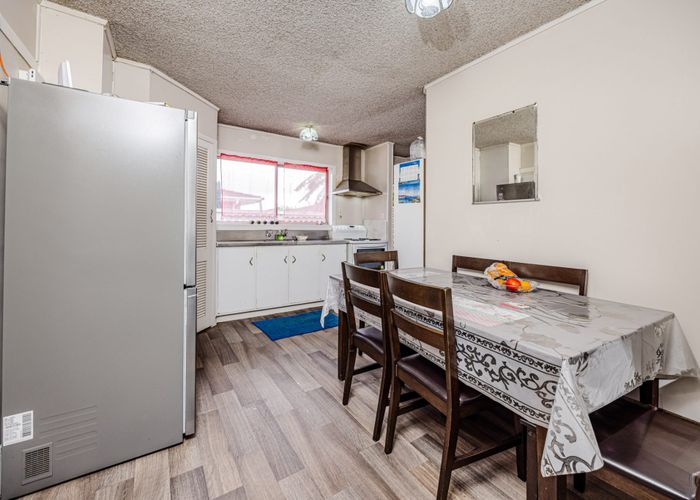  at 2/8 Allenby Road, Papatoetoe, Manukau City, Auckland