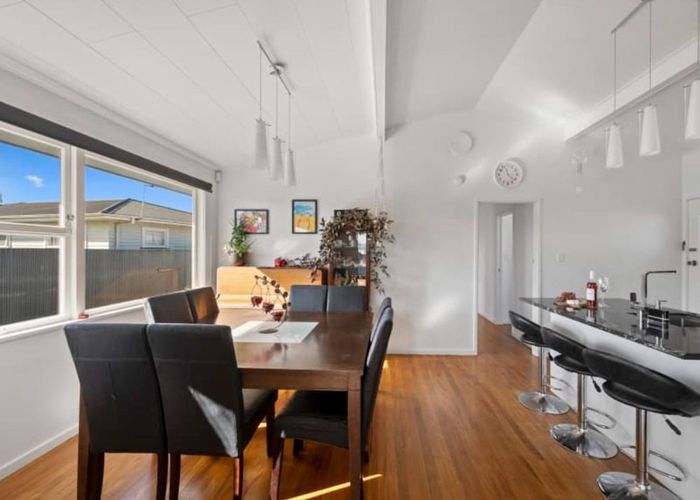  at 10 Woodhouse Place, Pirimai, Napier