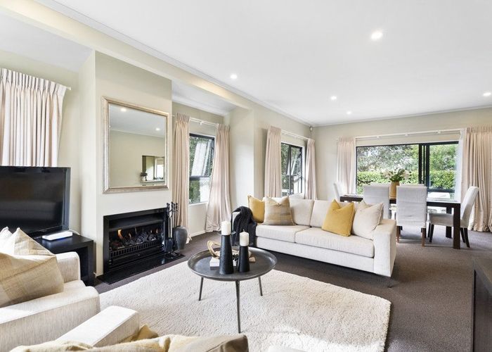  at 17 Pitoitoi Avenue, Greenhithe, Auckland