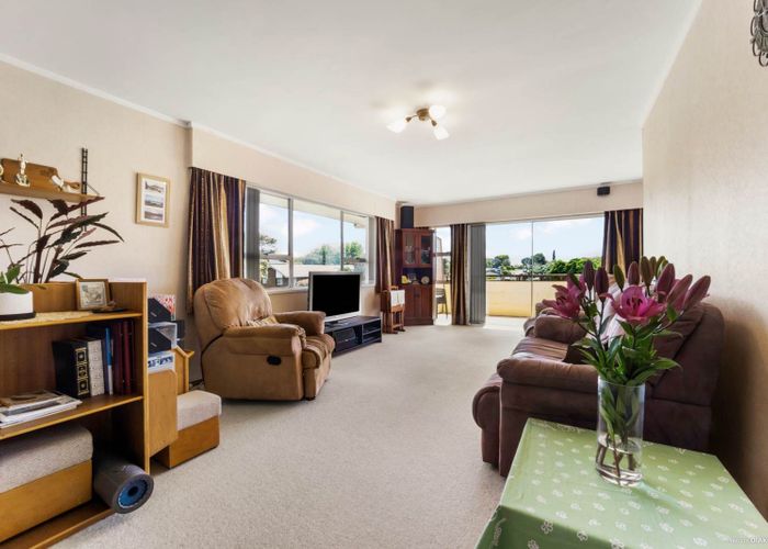  at 7 Butterworth Drive, Glendene, Waitakere City, Auckland