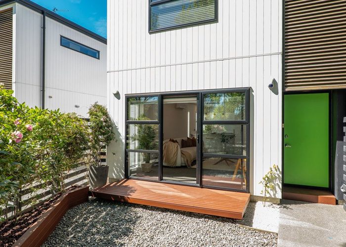  at 20 Grove Road, Addington, Christchurch City, Canterbury