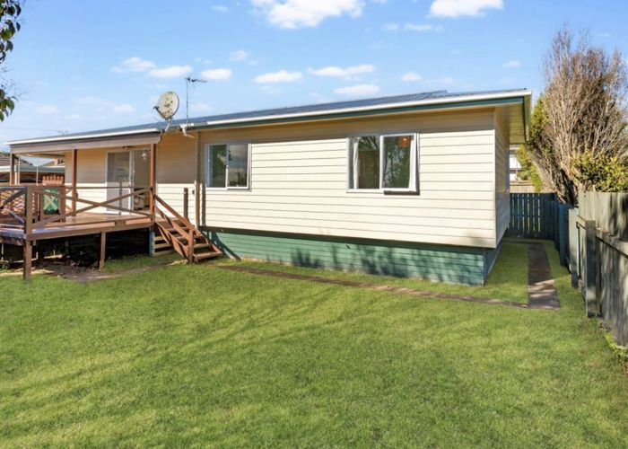  at 1/616 Te Atatu Road, Te Atatū Peninsula, Auckland