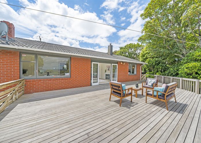  at 10 Vista Crescent, Maoribank, Upper Hutt