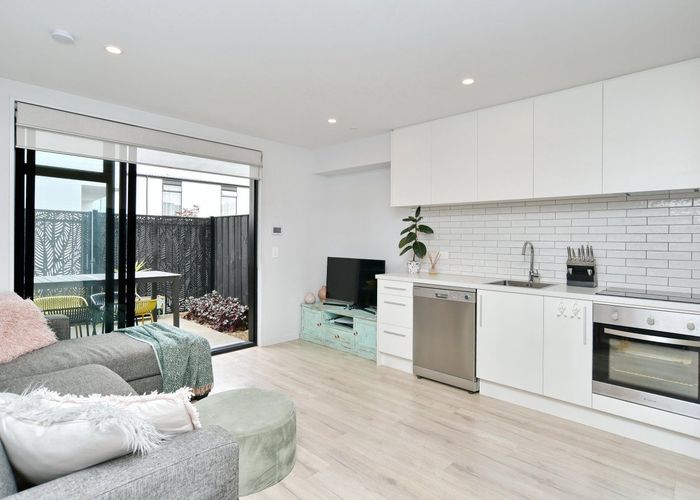  at 8/16 New Brighton Road, Shirley, Christchurch City, Canterbury