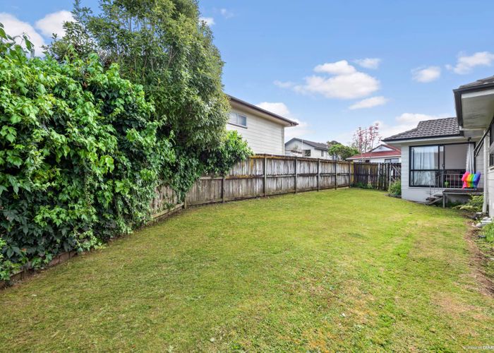  at 1/11 Anglers Way, Wattle Downs, Auckland