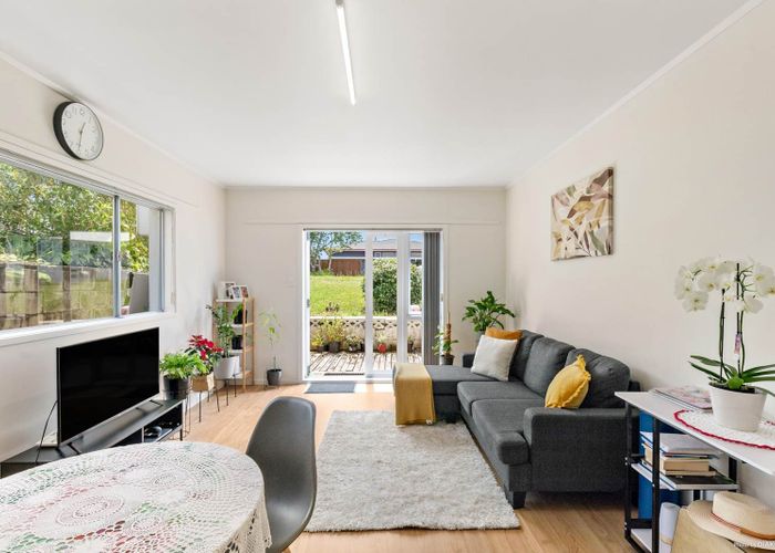  at 46 Chequers Avenue, Glenfield, North Shore City, Auckland