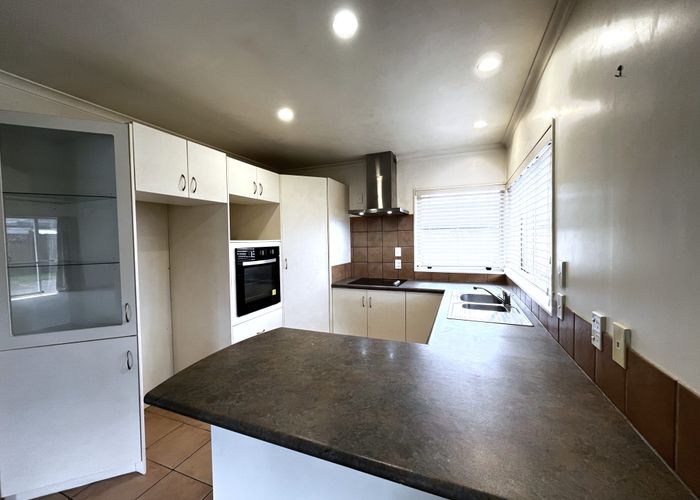  at 52 Huntington Drive, Huntington Park, Auckland