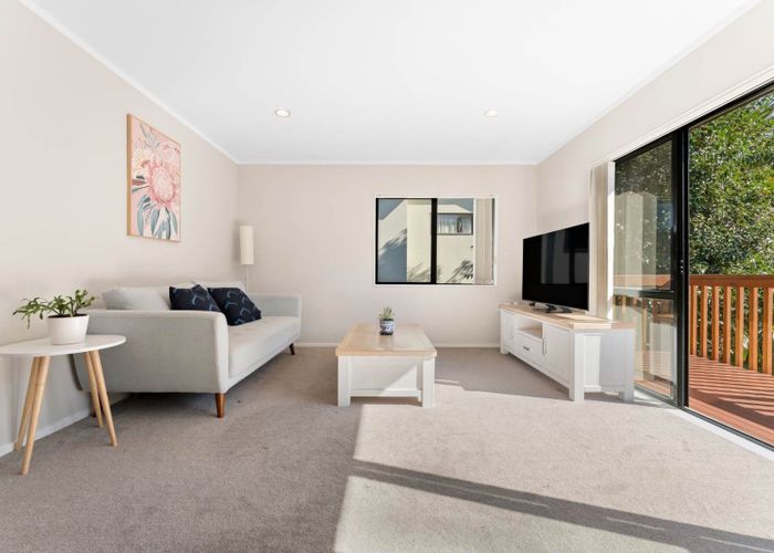  at 31 Zefiro Drive, Massey, Auckland