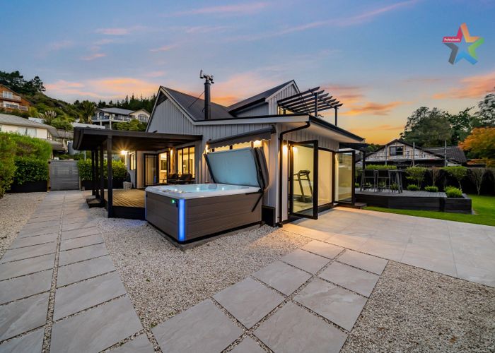  at 20 Mccarthy Grove, Clouston Park, Upper Hutt