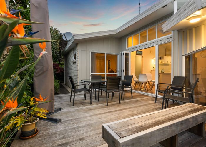  at 2/3 Tiri View Place, Waiake, North Shore City, Auckland