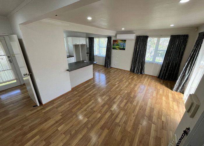  at 44 Preston Ave, Henderson, Waitakere City, Auckland