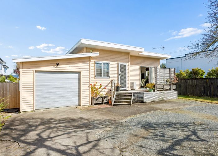  at 686 Te Atatu Road, Te Atatu Peninsula, Waitakere City, Auckland