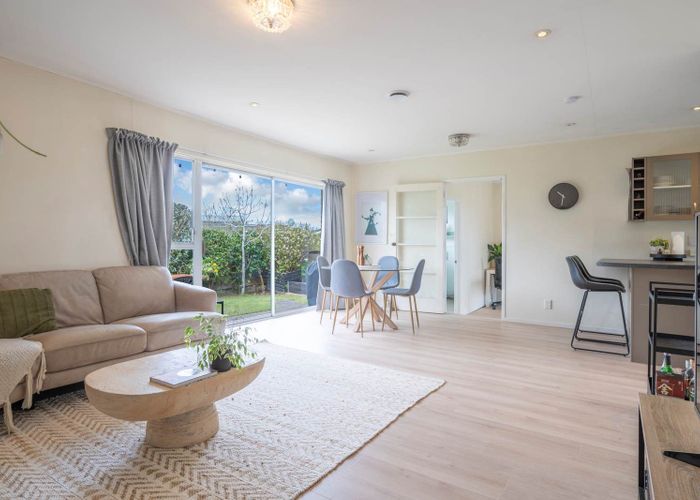  at 1/957a Beach Road, Torbay, North Shore City, Auckland