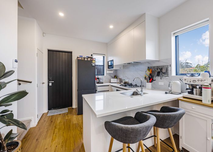  at 56 Picturesque Drive, Flat Bush, Manukau City, Auckland