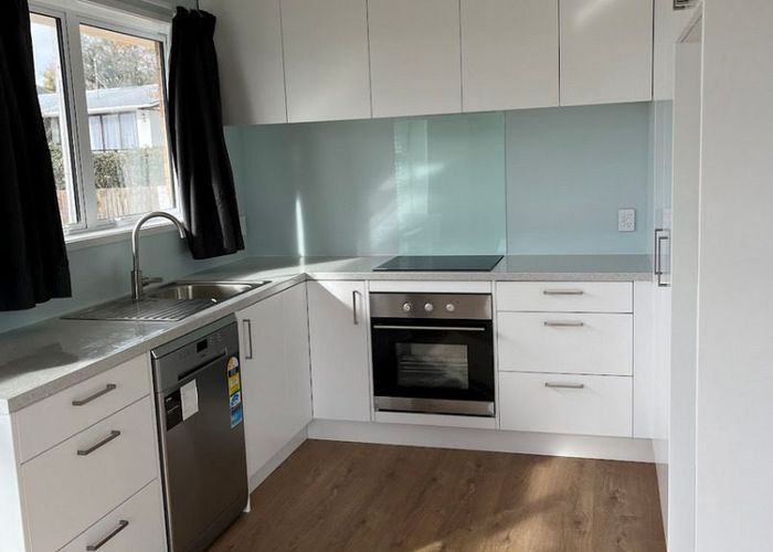 at 2/75 Tramway Road, Beach Haven, North Shore City, Auckland