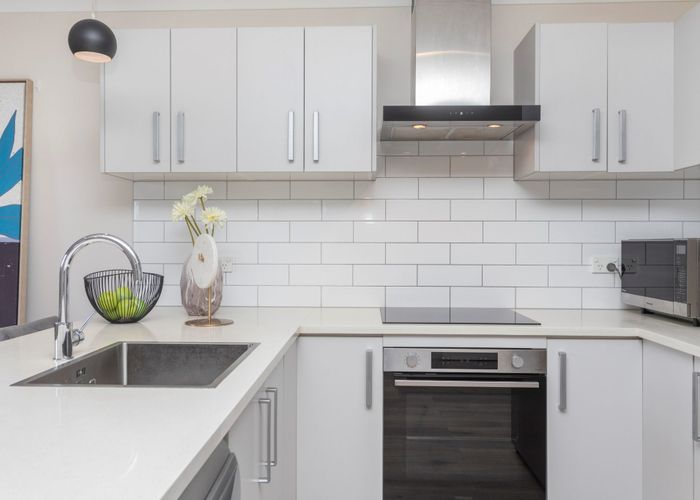  at 2/70 Taikata Road, Te Atatū Peninsula, Auckland