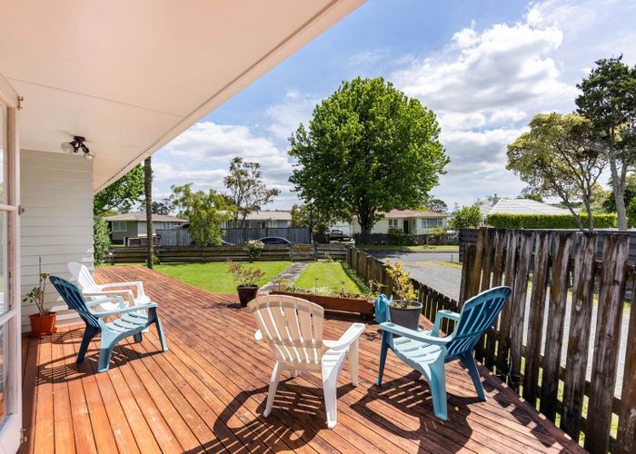  at 11 Crocombe Crescent, Beach Haven, Auckland