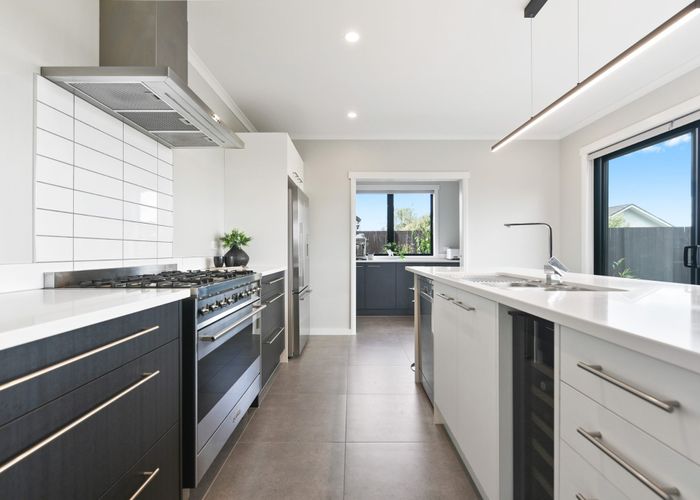  at 68 Helen June Avenue, Flagstaff, Hamilton
