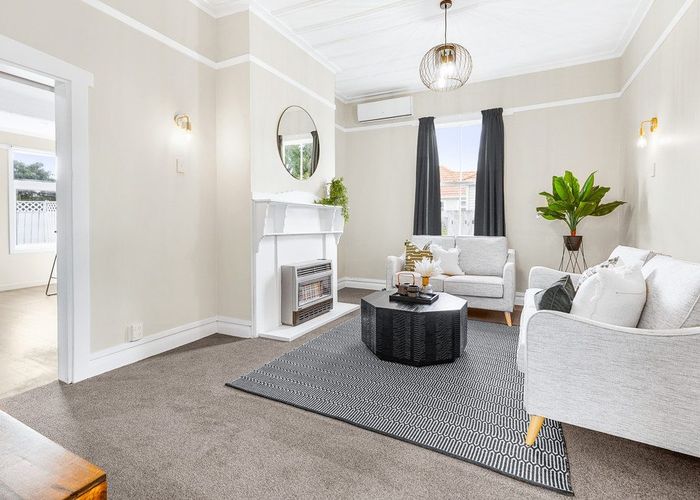 at 11 Frances Street, Hamilton East, Hamilton