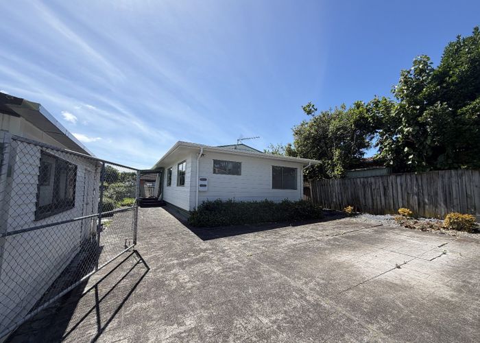  at 5A Bayside Aveune, Te Atatu Peninsula, Waitakere City, Auckland