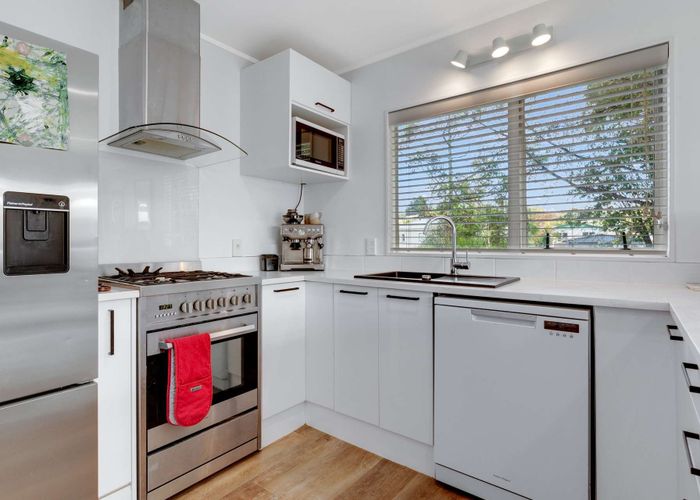  at 2/137 Awaroa Road, Helensville, Rodney, Auckland