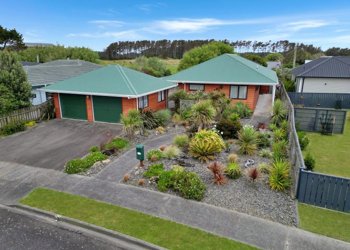  at 4 Malthus Place, Foxton Beach, Foxton