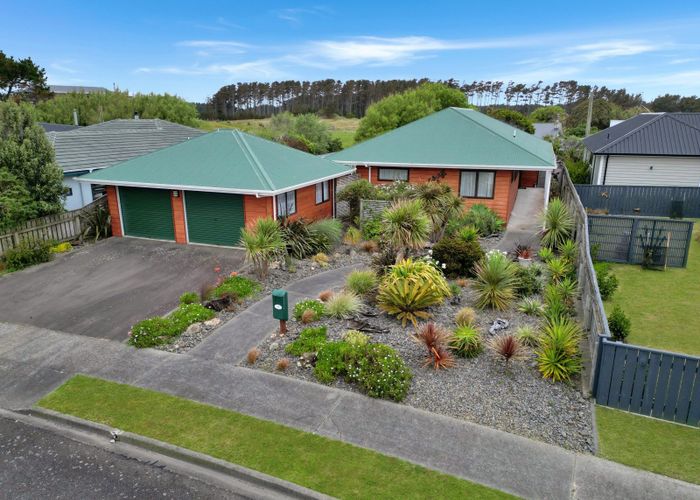  at 4 Malthus Place, Foxton Beach, Horowhenua, Manawatu / Whanganui