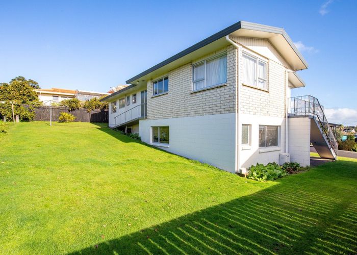  at 38 Russleigh Drive, Dinsdale, Hamilton, Waikato