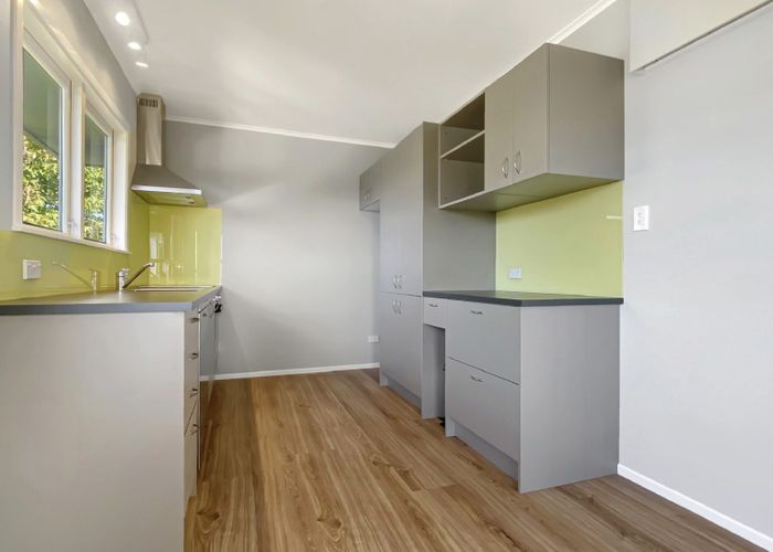  at 52 Cyclarama Crescent, Massey, Waitakere City, Auckland