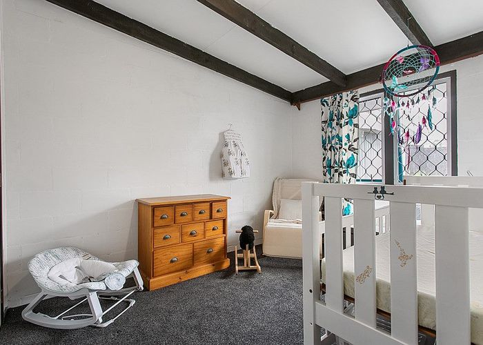  at 2/9 Poinsettia Place, Henderson, Auckland