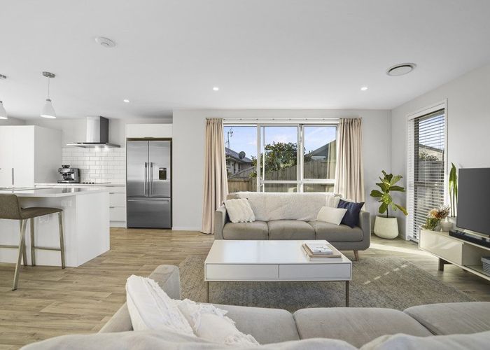  at 37 Kahuparere Crescent, Pyes Pa, Tauranga