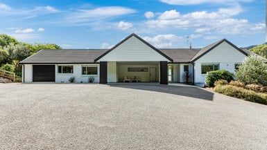  at 330 Valley Road, Paraparaumu