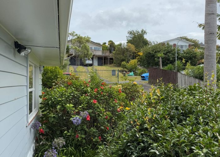  at 7 Hilling Street, Titirangi, Auckland