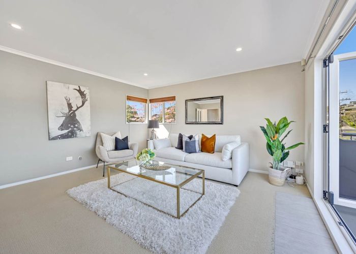  at 8 Devon Road, Bucklands Beach, Auckland