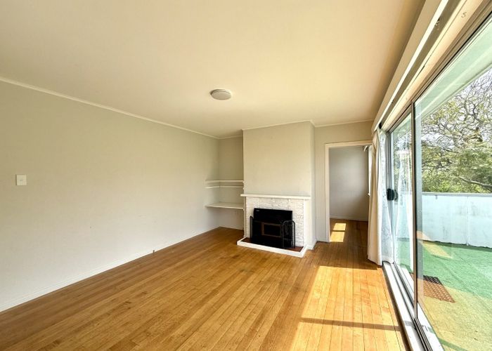  at 26 Tiroroa Avenue, Te Atatu South, Waitakere City, Auckland