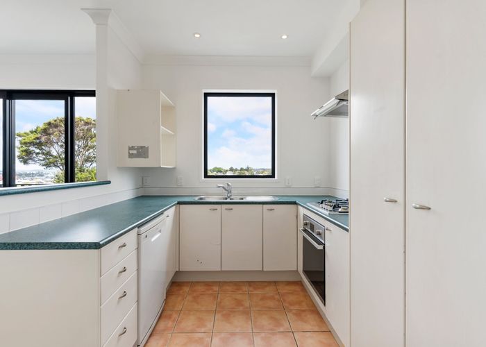  at 7/69 Target Road, Glenfield, North Shore City, Auckland