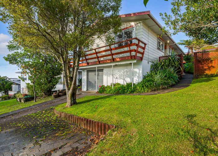  at 6 Hewlett Road, Massey, Waitakere City, Auckland