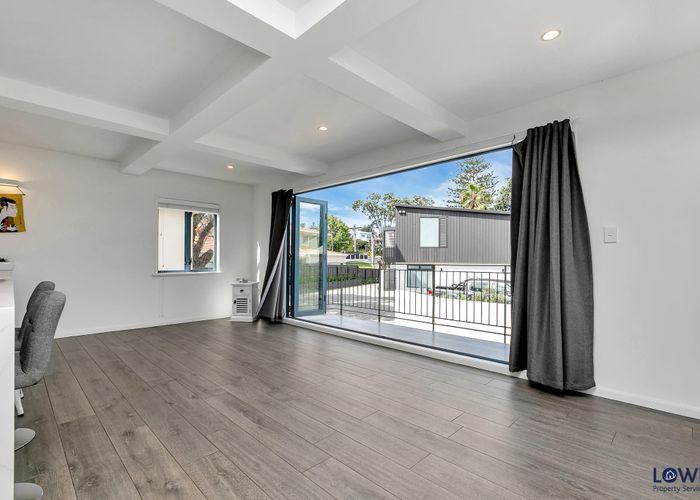  at 480a Beach Road, Murrays Bay, North Shore City, Auckland