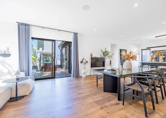  at 1/24 Garland Road, Greenlane, Auckland