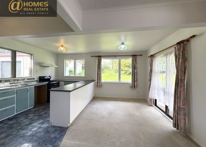  at 16 Edgewood Way, Henderson, Waitakere City, Auckland