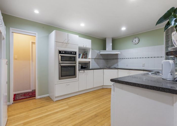 at 16 Berne Place, Birkenhead, North Shore City, Auckland