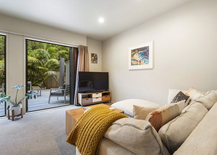  at 8/11 The Avenue, Albany, North Shore City, Auckland