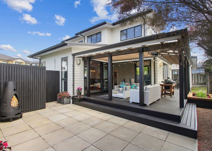  at 22 Midhurst Avenue, Henderson, Auckland