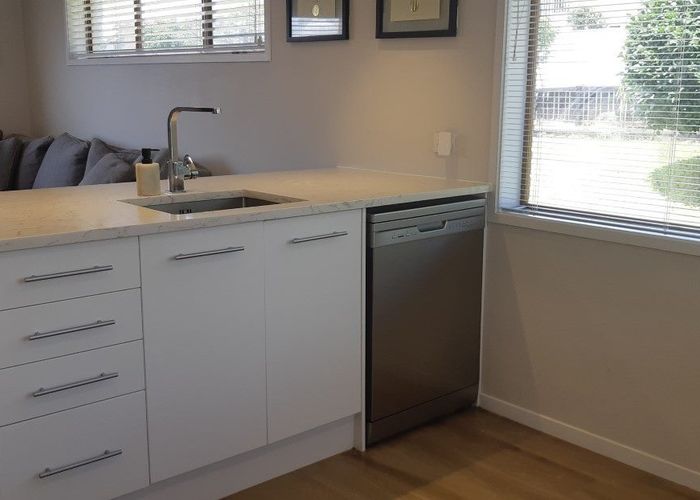  at 1/32 Shanaway Rise, Hillcrest, North Shore City, Auckland